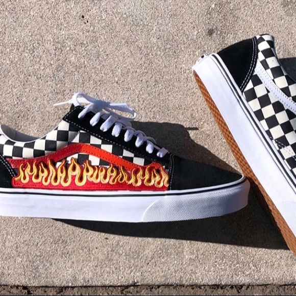 Custom vans - Picture 2 of 5